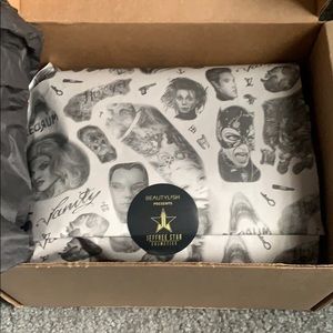 Conspiracy palette - never touched!